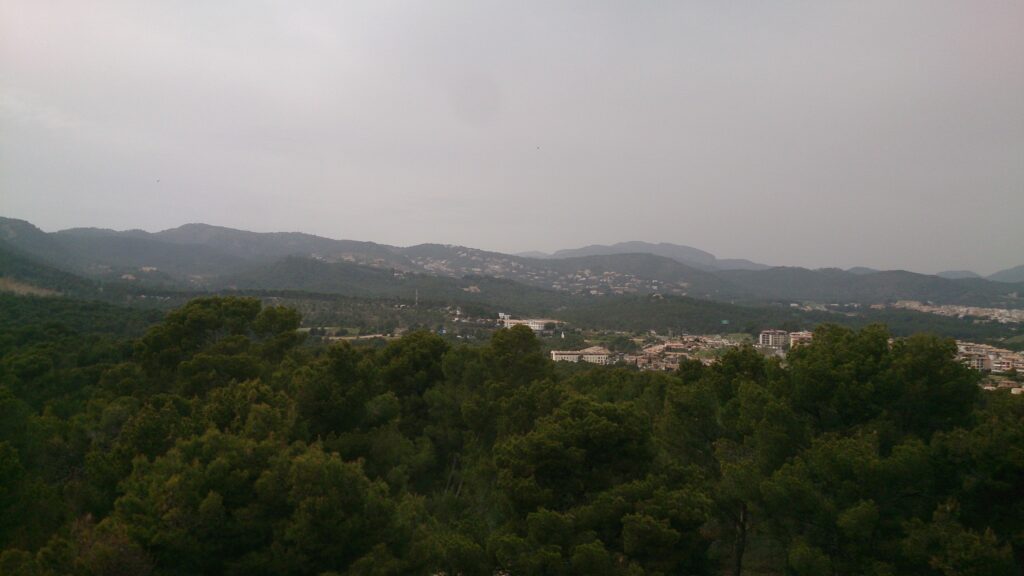 widok z Castell Bellver na Majorce