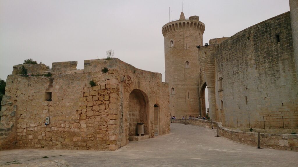 Zamek, Castillo de Bellver, Majorka