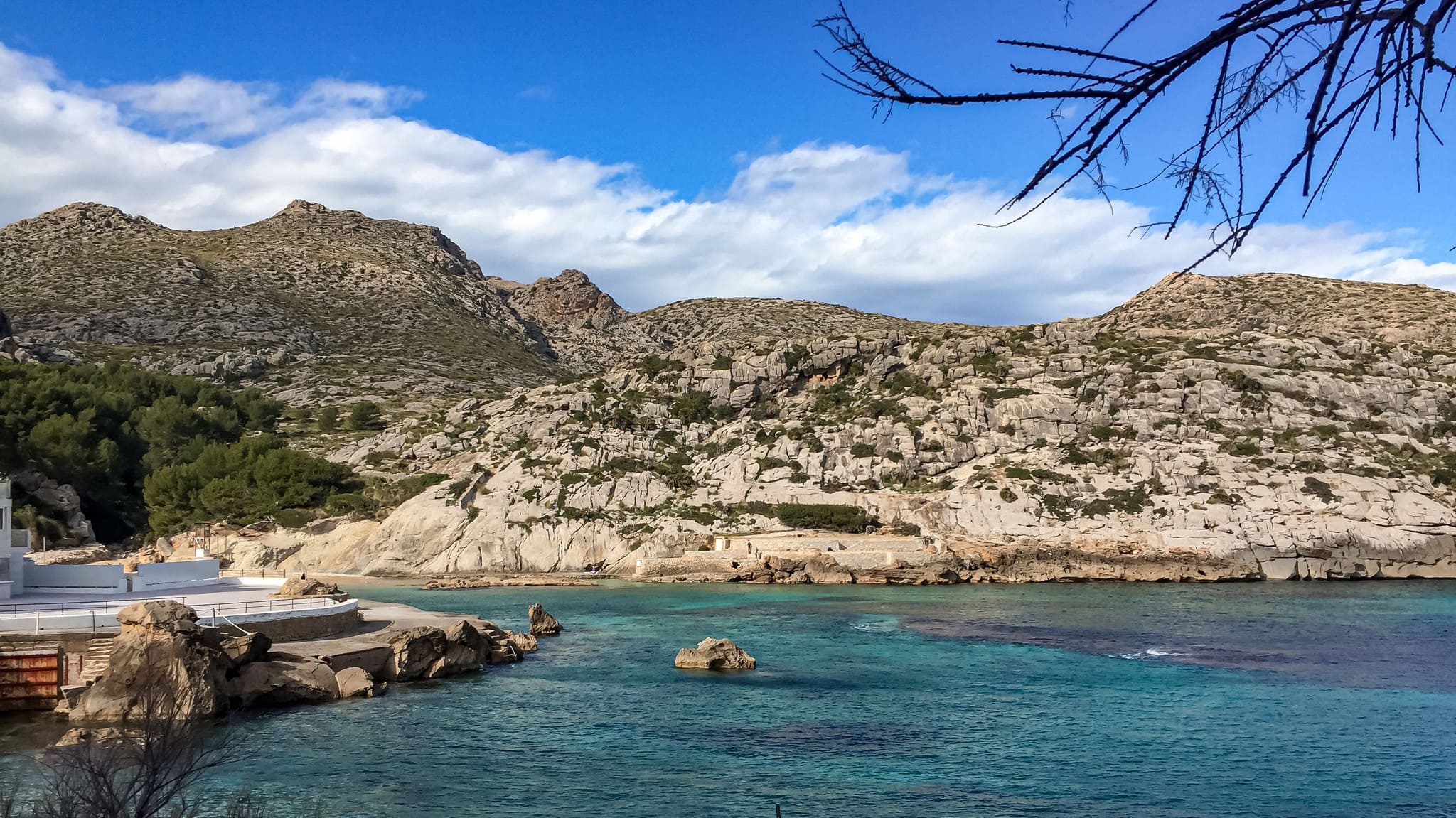 widok z zatoki Cala Clara, Majorka, Hiszpania