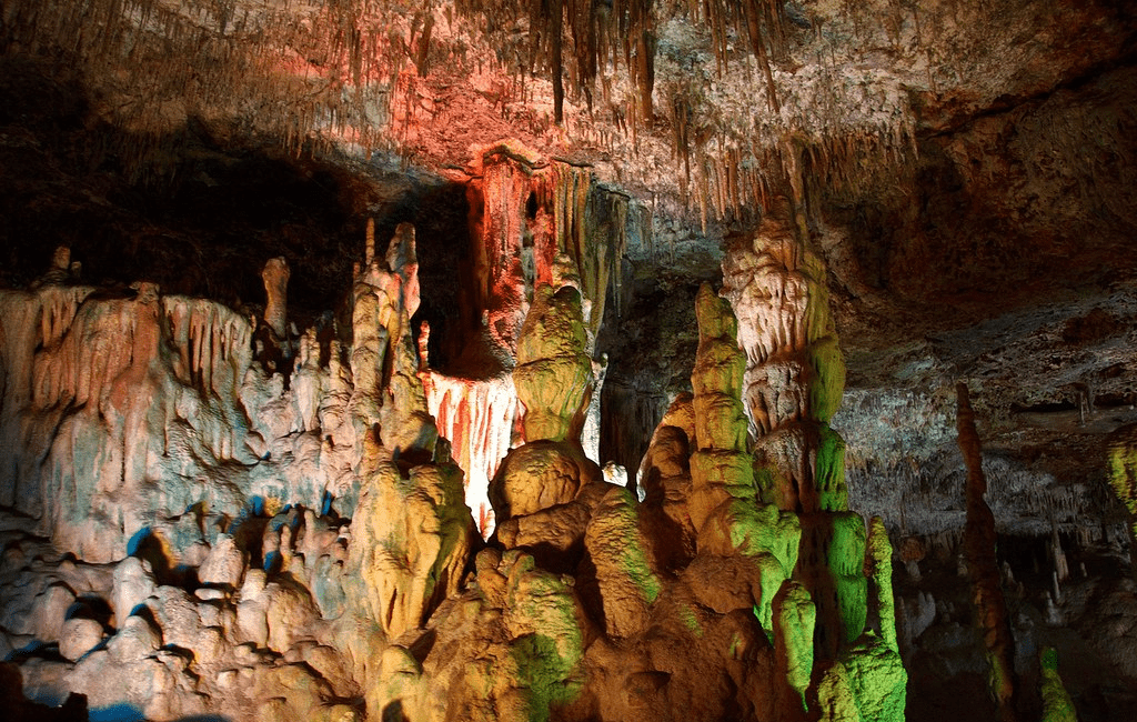 Jaskinie Haczyków - Cuevas dels Hams, Majorka