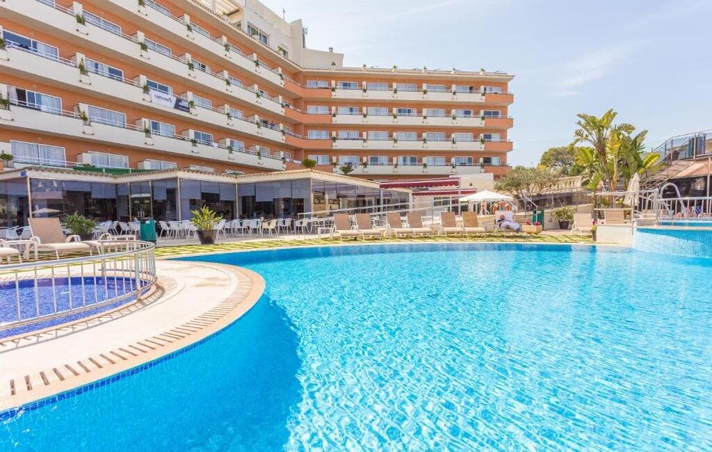 basen w hotelu "Hotel & Spa Ferrer Janeiro" na Majorce
