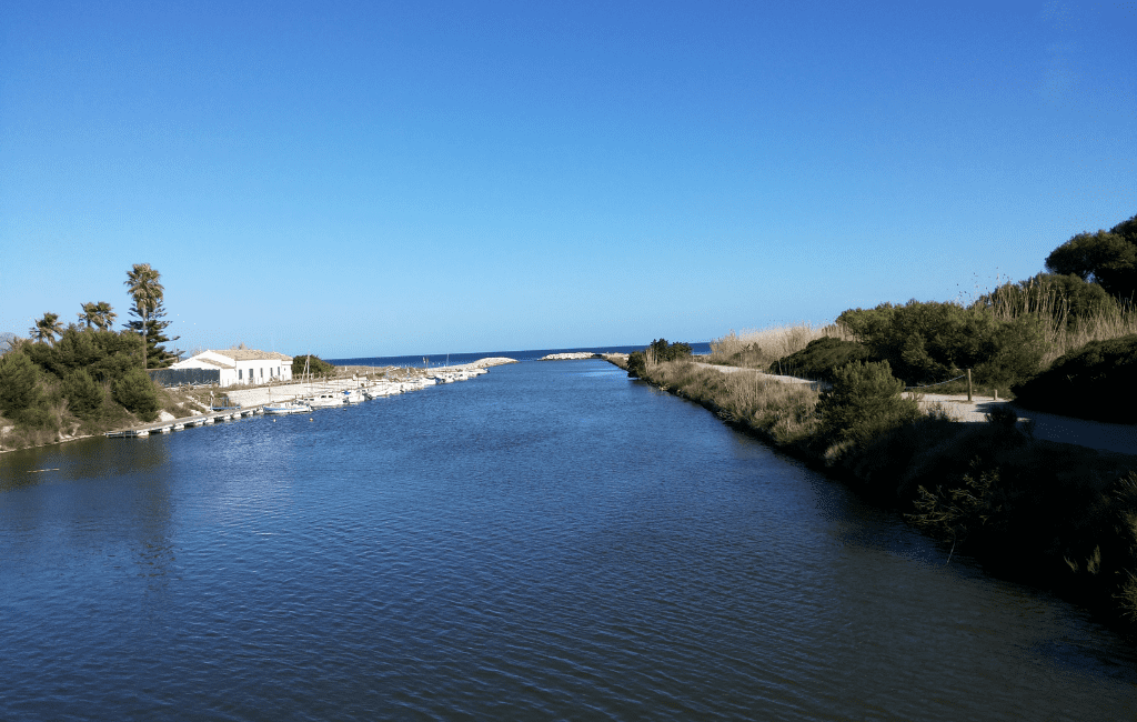 Kanał - Canal de Siurana, dzielący sektory 1 i 2, Playa de Muro, Majorka